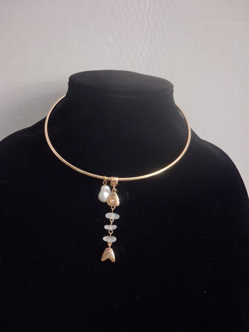 14K Gold Filled Rigid Collar Choker Fish Pendant Necklace Pearl Charm